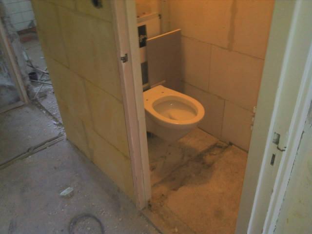 nw. indeling gemaakt en het toilet is al te gebruiken!