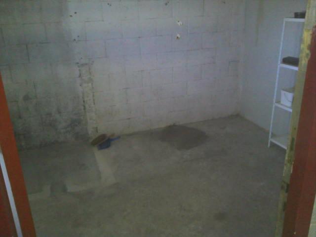 grote berging onder de woning van ca 3x3 mtr.