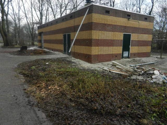 de gevelstenen gereinigd na 50 jr. !