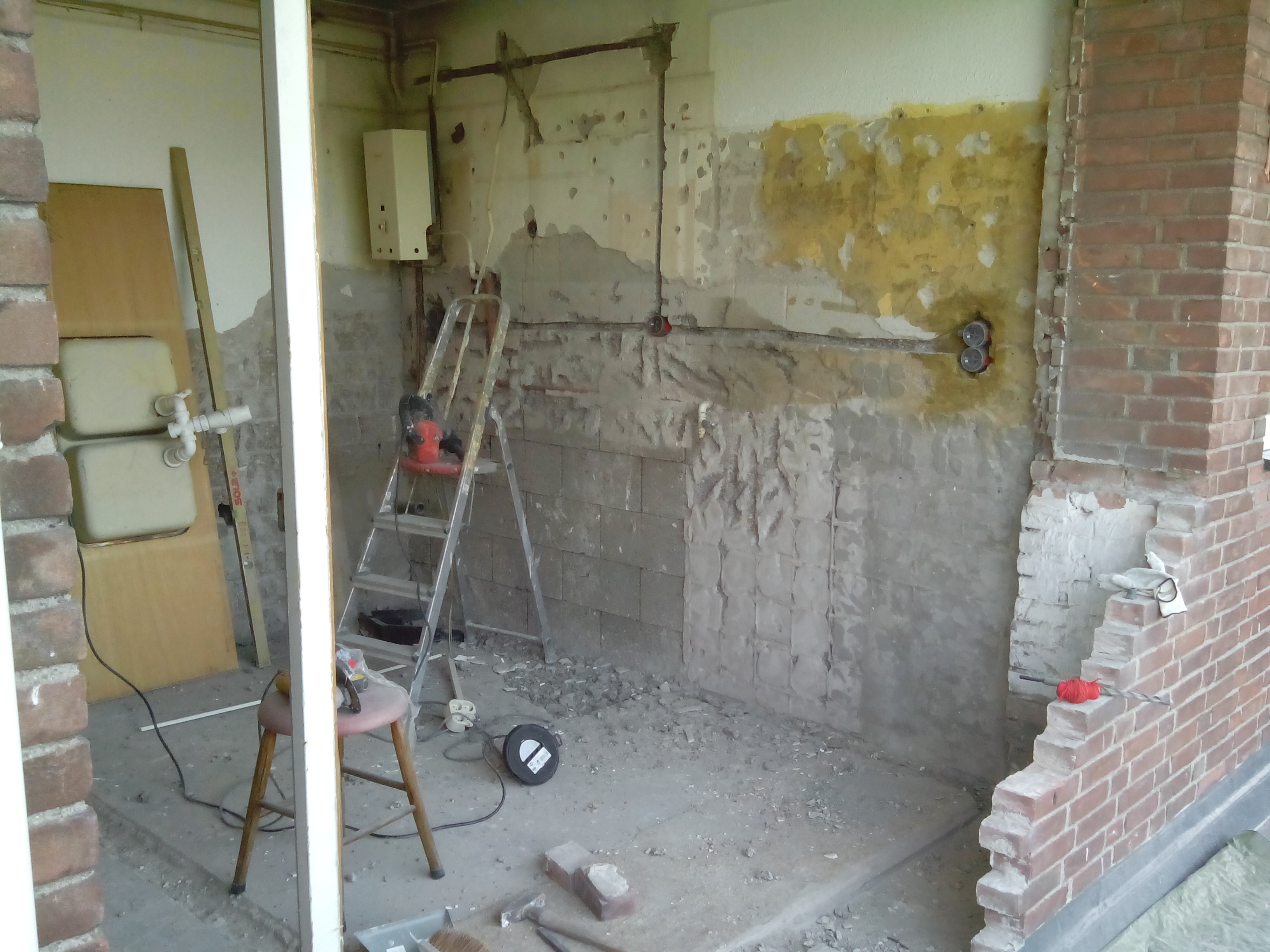 de keuken is vergroot  met ca 2 M2