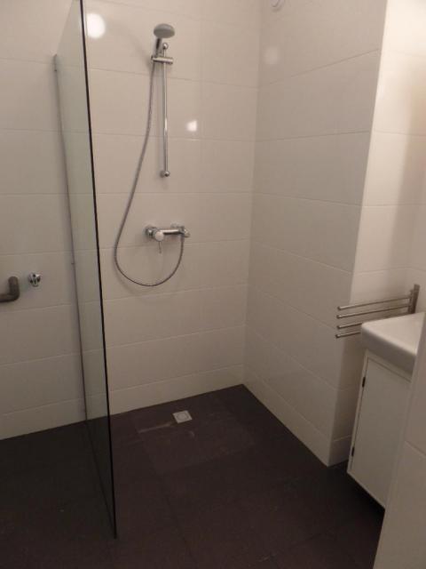 inloopdouche op afschot 1.30 meter breed !