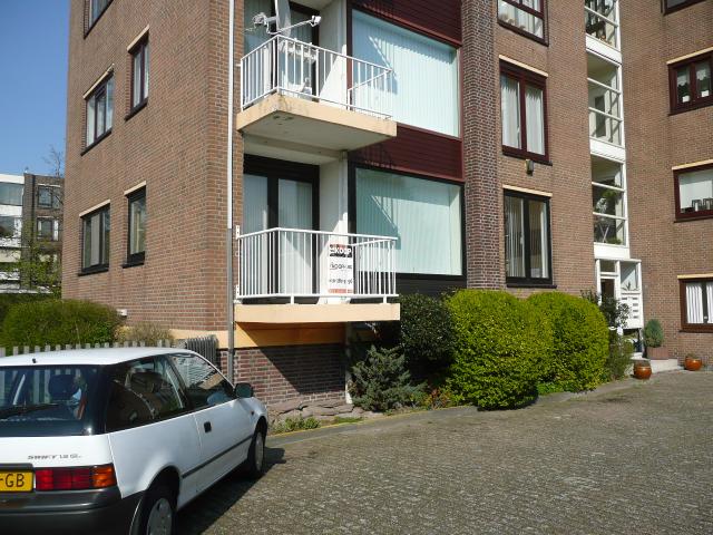 kenau hasselaarstr.3 , vlaardingen 90M2 4 kamer flat beneden